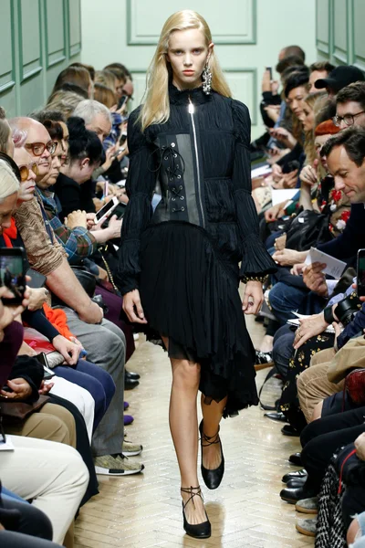 Look 24